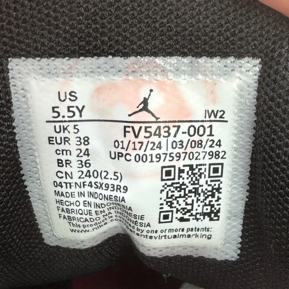 Womens 7 (5.5Y) Nike Air Jordan 3 Retro GS Sneakers 'Moto' FV5437-001 Hyper Jade